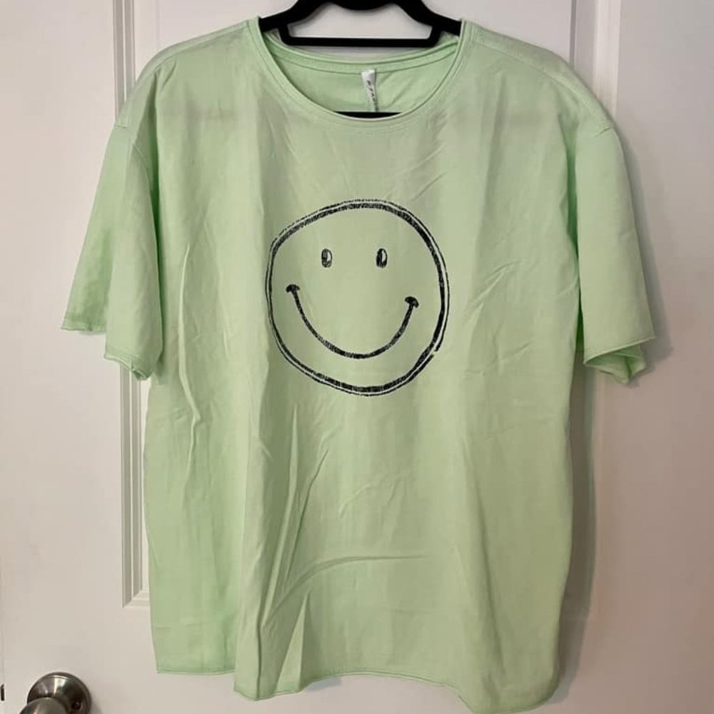 Fabletics Seafoam Smiley Short-Sleeve Aliah Tee - Picture 4 of 7